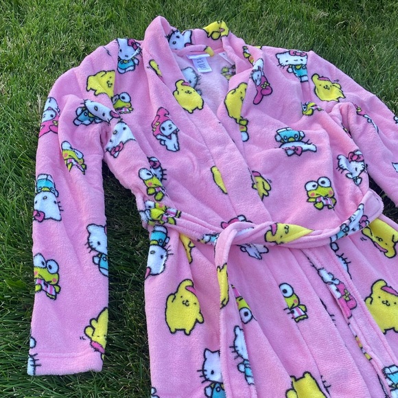 Hello Kitty Sanrio Pink Pajama Sleep Bath Robe Pompompurin My melody Keroppi PJs - Picture 4 of 9